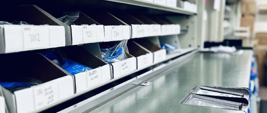 picture of trays on conveyor